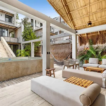 Lux Toh Villa, Rooftop Pool, Wifi, Transport