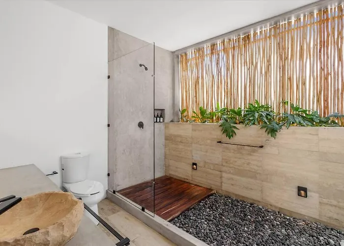 Lux Toh Villa, Rooftop Pool, Wifi, Transport *